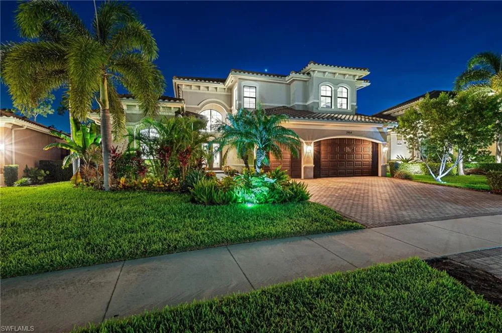2954 Cinnamon Bay Circle Naples, FL 34119