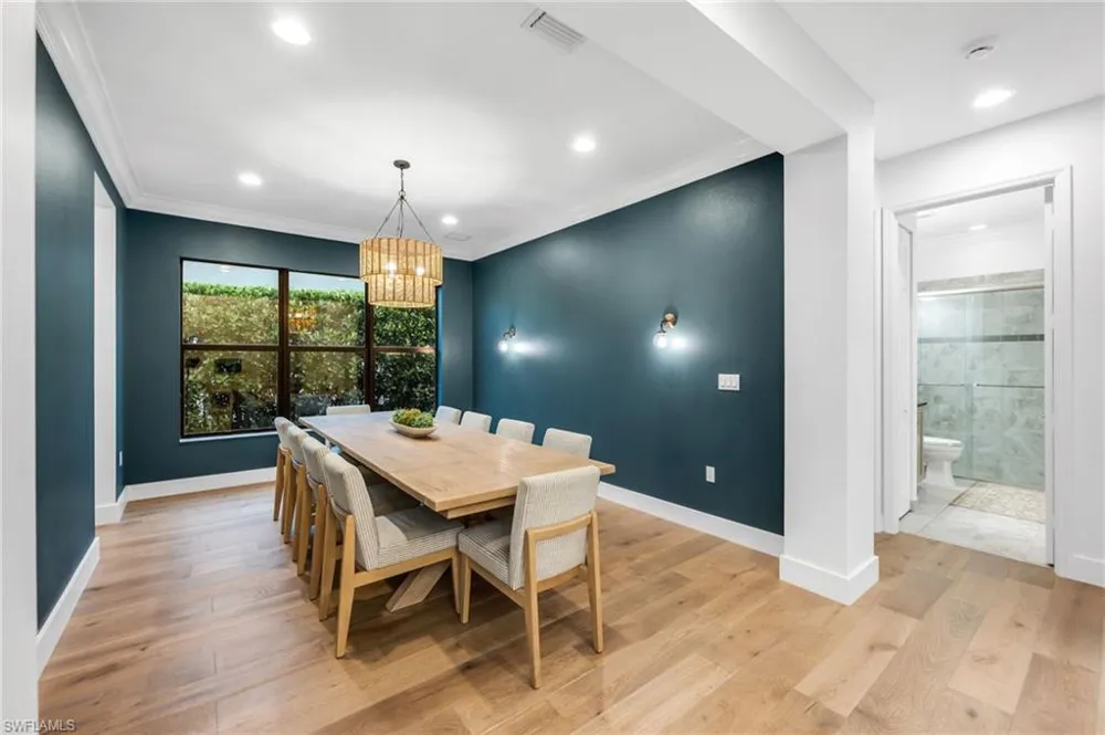 2954 Cinnamon Bay Circle Naples, FL 34119