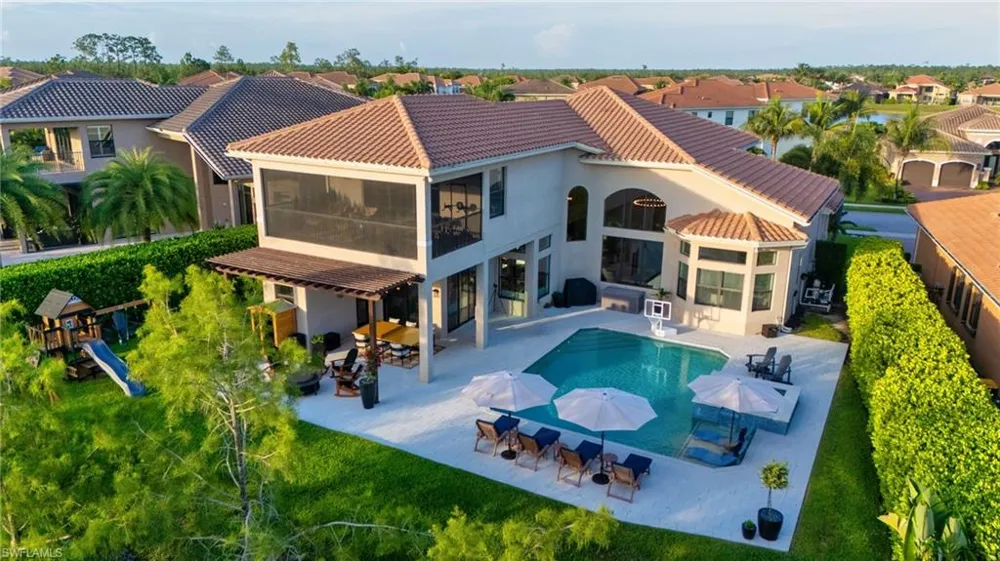 2954 Cinnamon Bay Circle Naples, FL 34119