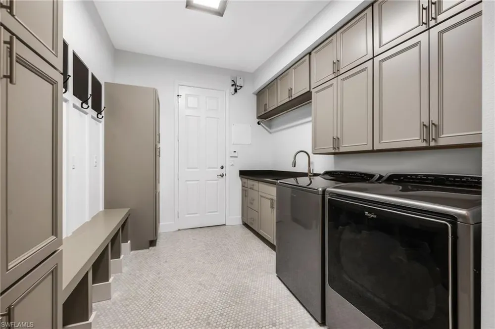 2954 Cinnamon Bay Circle Naples, FL 34119