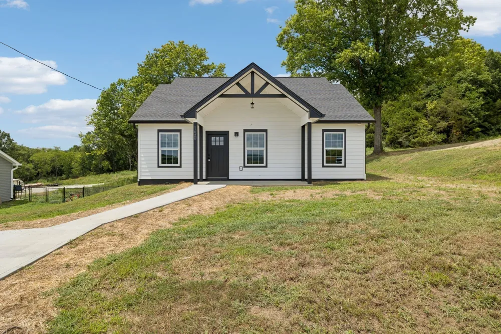 150 Alice Preston Loop Gordonsville, TN 38563