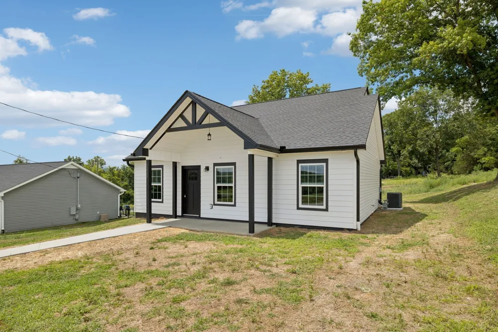 150 Alice Preston Loop Gordonsville, TN 38563