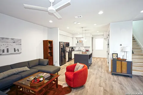 1208 ACADEMY AVE ## 3207