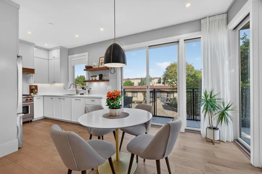 1667 San Carlos Avenue #203 San Carlos, CA 94070