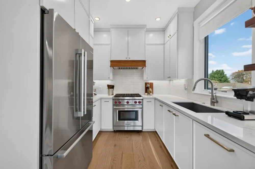 1667 San Carlos Avenue #203 San Carlos, CA 94070
