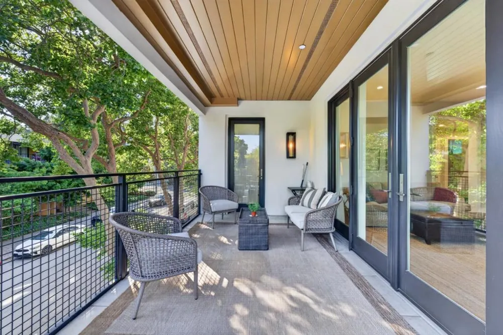 1667 San Carlos Avenue #203 San Carlos, CA 94070