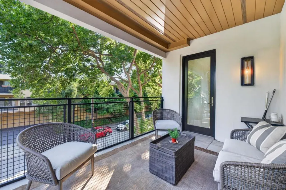 1667 San Carlos Avenue #203 San Carlos, CA 94070