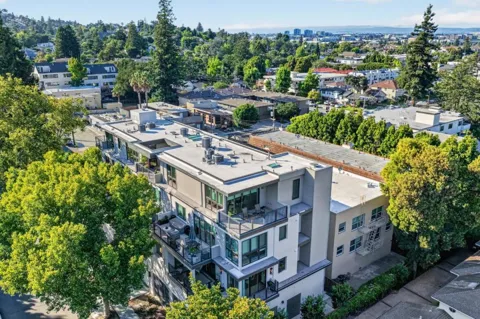 1667 San Carlos Avenue #203
