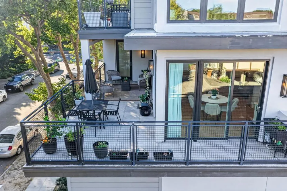 1667 San Carlos Avenue #203 San Carlos, CA 94070