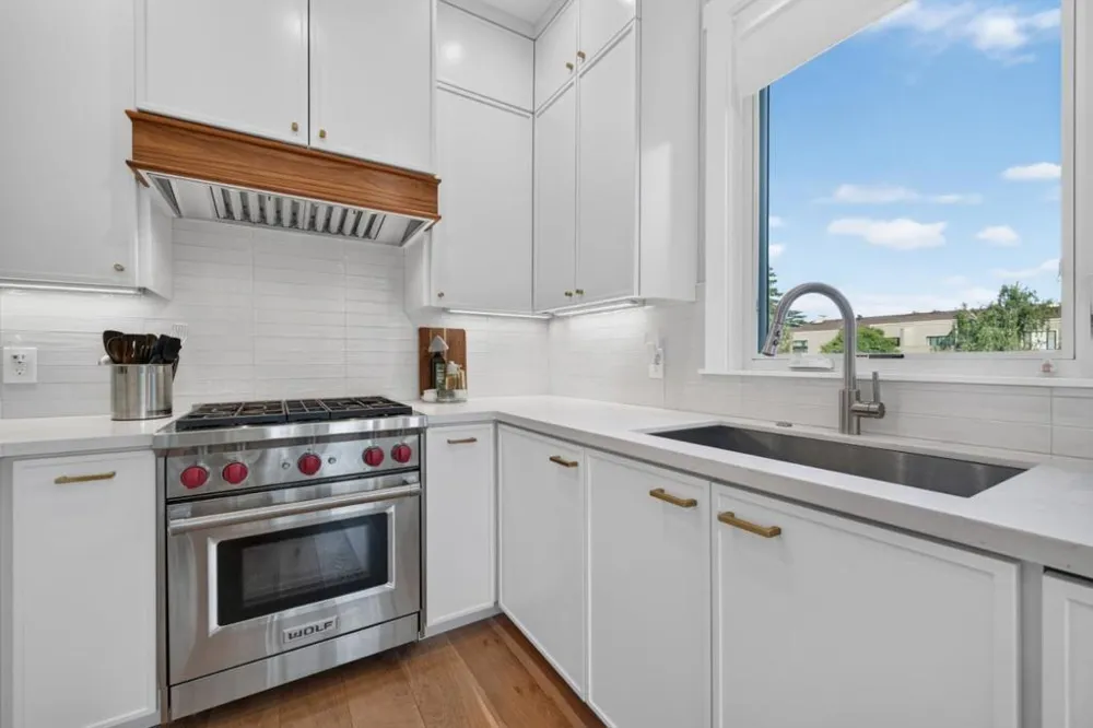 1667 San Carlos Avenue #203 San Carlos, CA 94070
