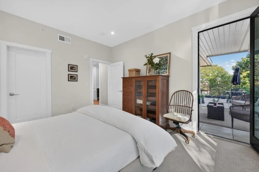 1667 San Carlos Avenue #203 San Carlos, CA 94070
