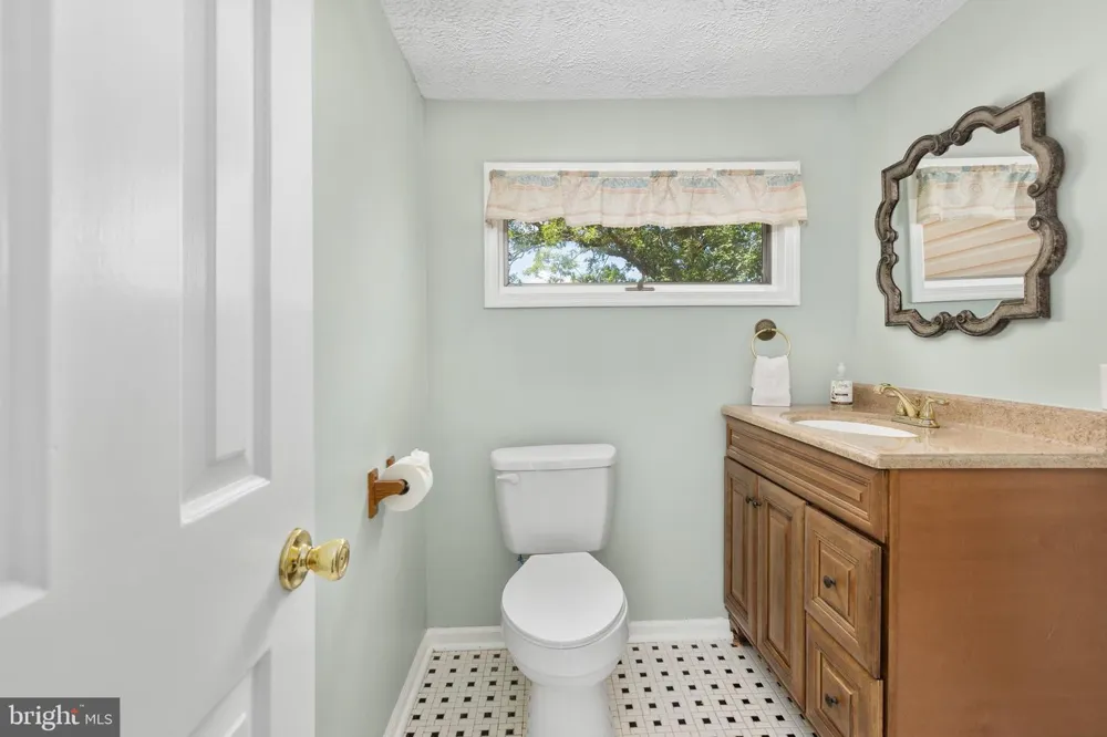 20947 RIDGE ROAD Colonial Beach, VA 22443