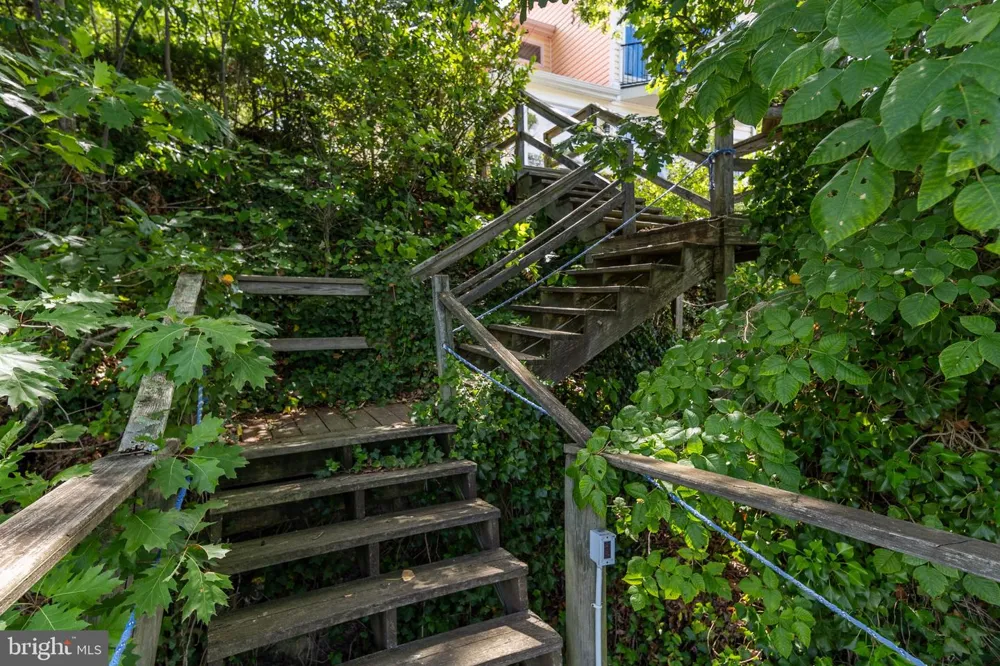 20947 RIDGE ROAD Colonial Beach, VA 22443