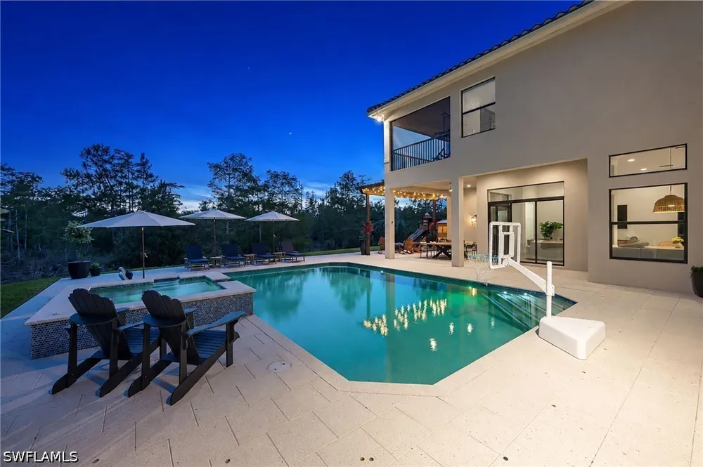 Cinnamon Bay Circle Naples, FL 34119