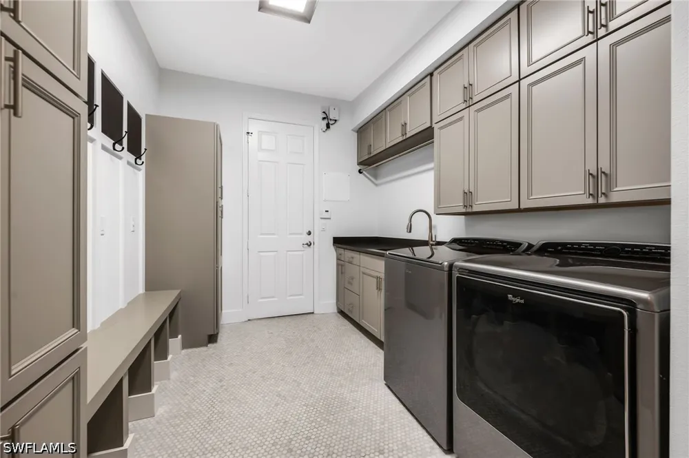 Cinnamon Bay Circle Naples, FL 34119