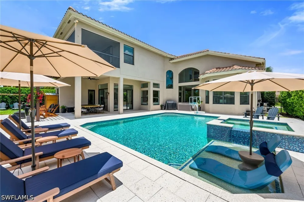 Cinnamon Bay Circle Naples, FL 34119