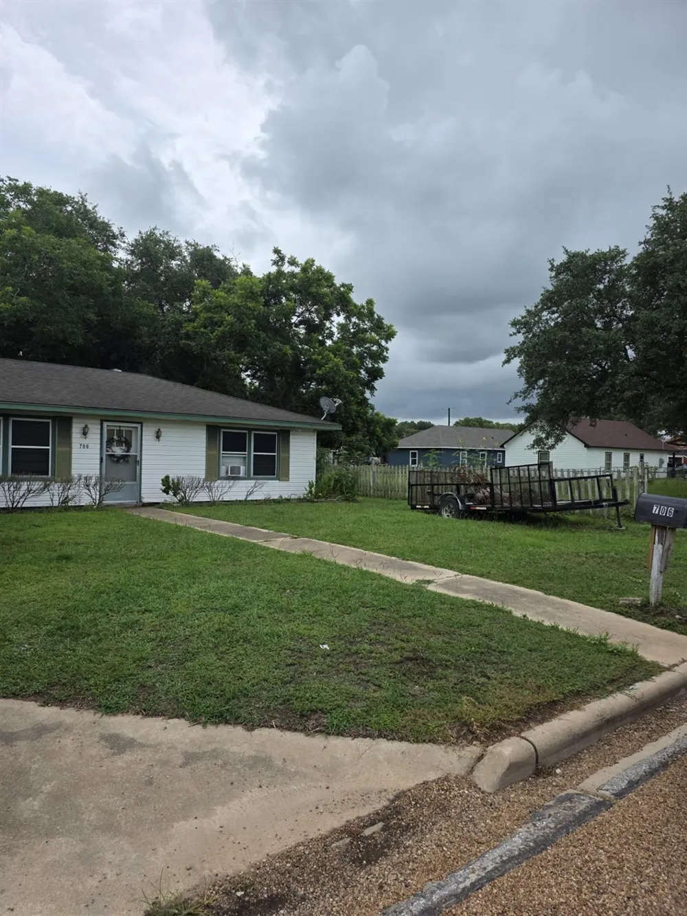 706 Cemetery Avenue Eagle Lake, TX 77434