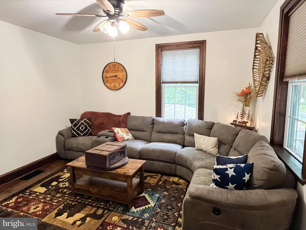 5309 LEHNENBERG ROAD Kintnersville, PA 18930