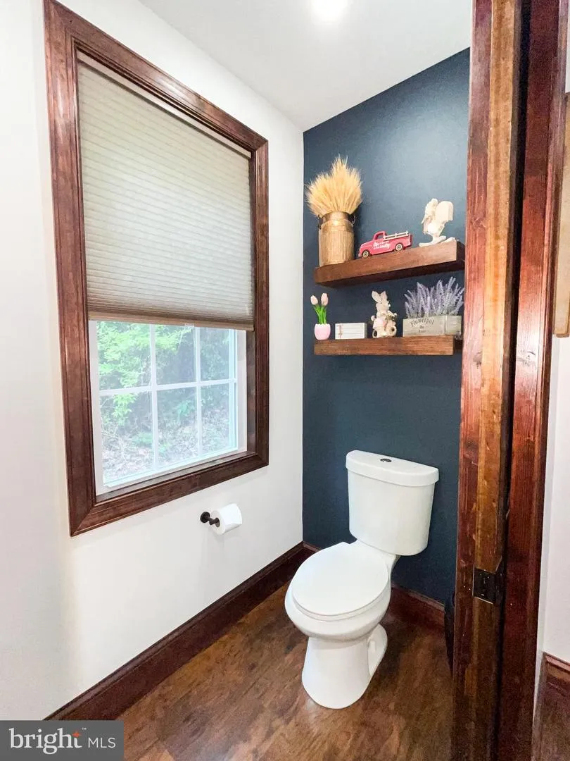 5309 LEHNENBERG ROAD Kintnersville, PA 18930