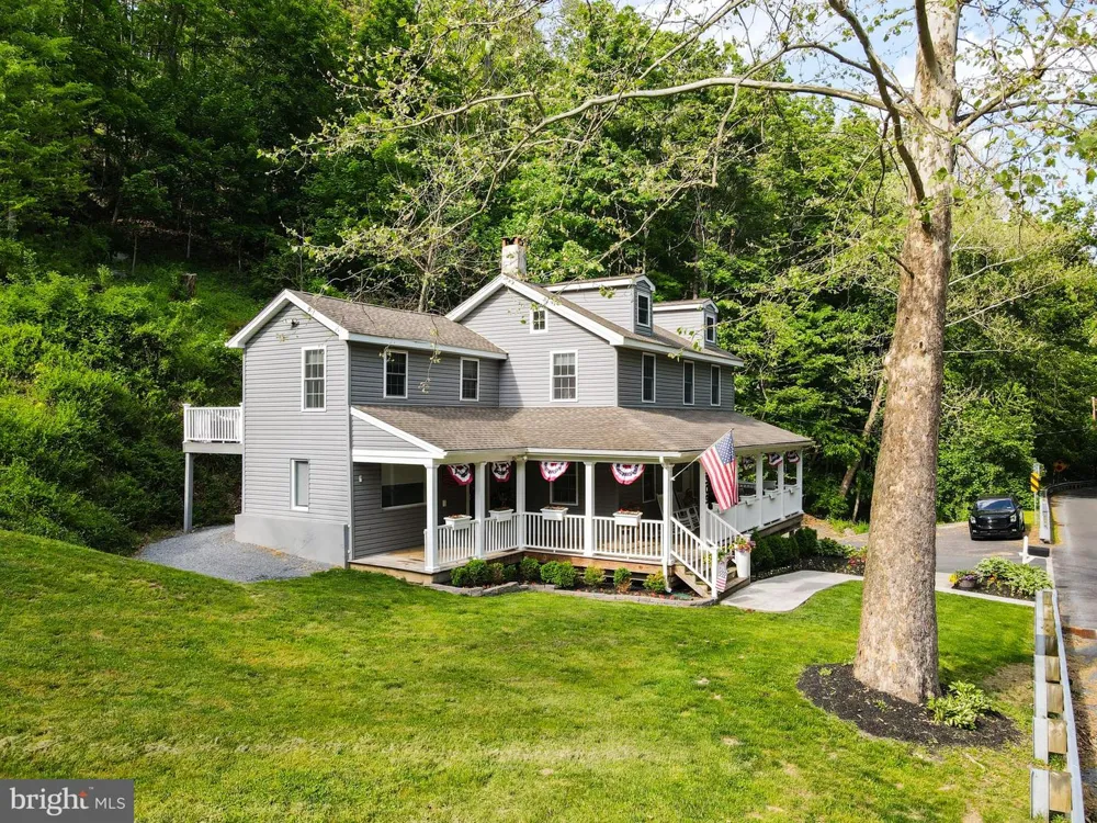 5309 LEHNENBERG ROAD Kintnersville, PA 18930