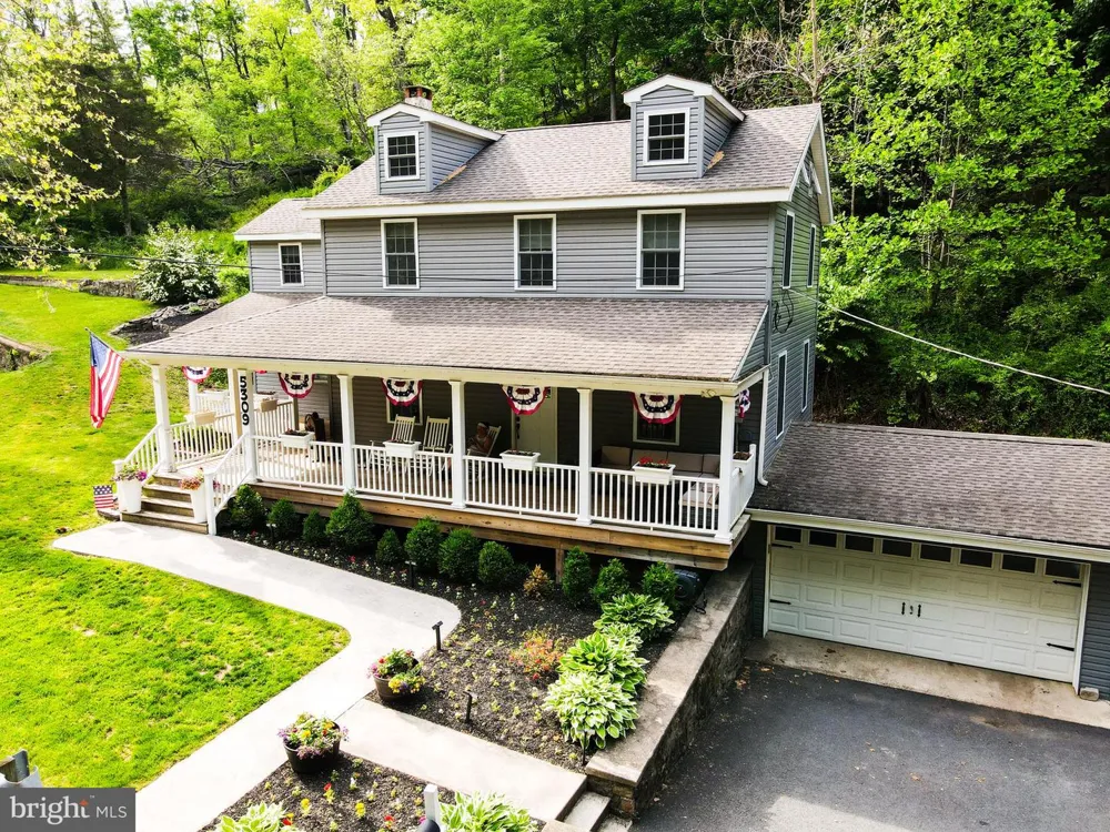 5309 LEHNENBERG ROAD Kintnersville, PA 18930