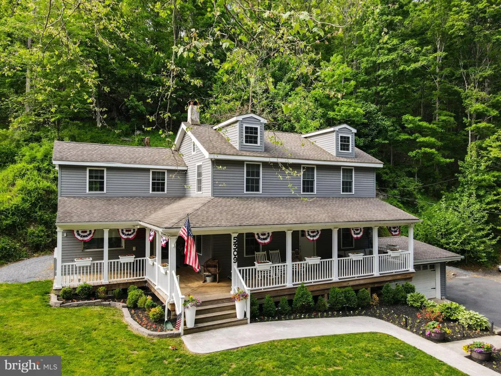5309 LEHNENBERG ROAD Kintnersville, PA 18930