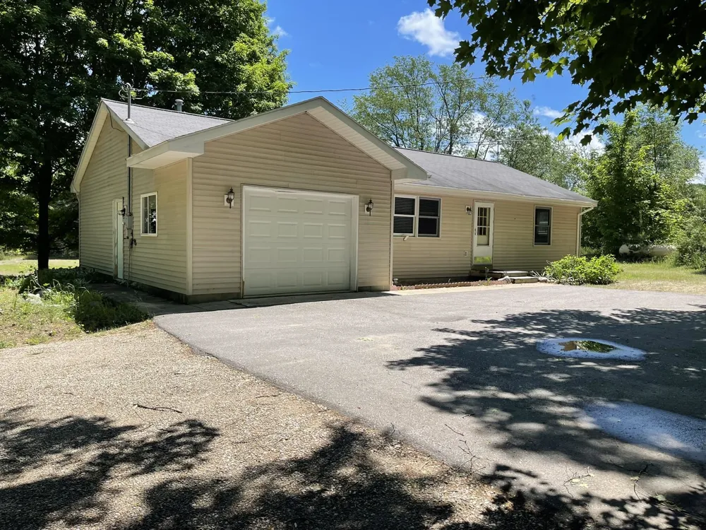 10511 Lake Of The Woods Road Custer Township, MI 49612