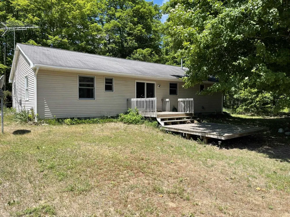 10511 Lake Of The Woods Road Custer Township, MI 49612
