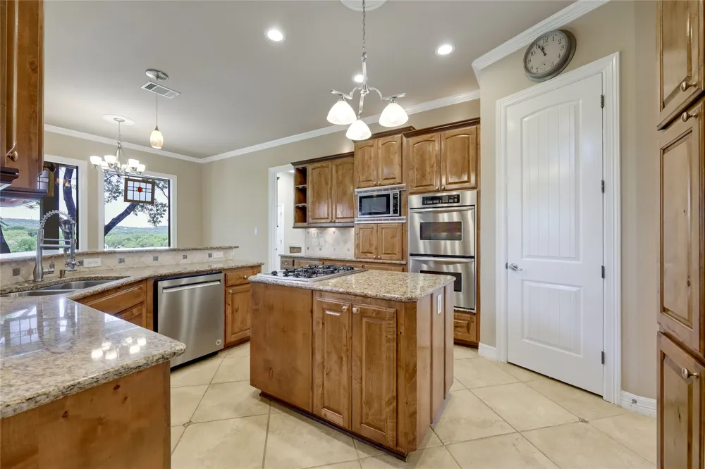 18007 Crystal Cove Jonestown, TX 78645