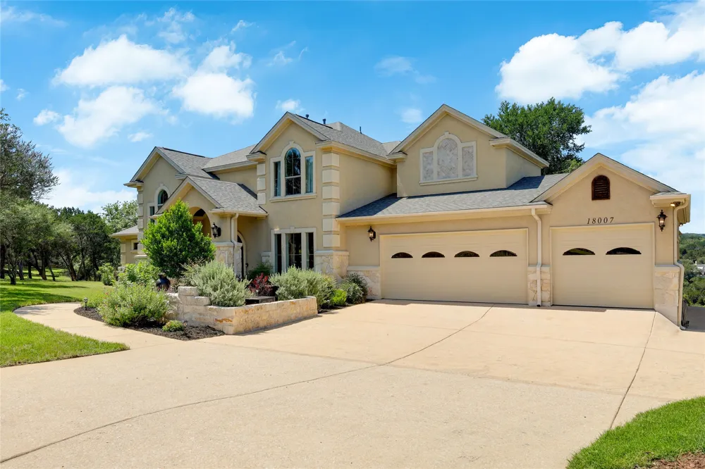 18007 Crystal Cove Jonestown, TX 78645