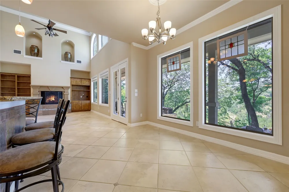 18007 Crystal Cove Jonestown, TX 78645