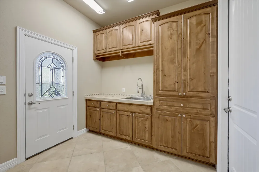 18007 Crystal Cove Jonestown, TX 78645