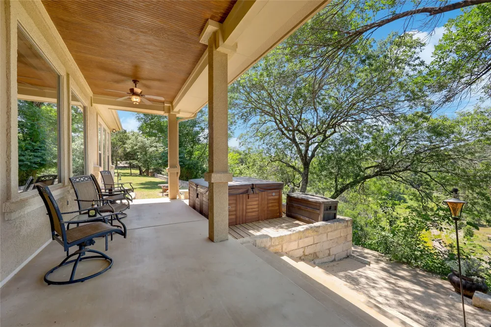 18007 Crystal Cove Jonestown, TX 78645
