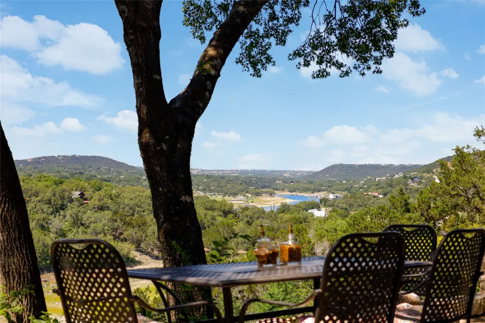 18007 Crystal Cove Jonestown, TX 78645