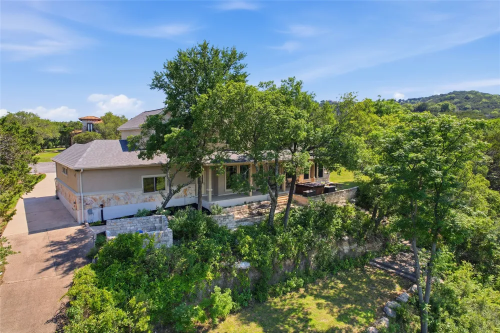 18007 Crystal Cove Jonestown, TX 78645