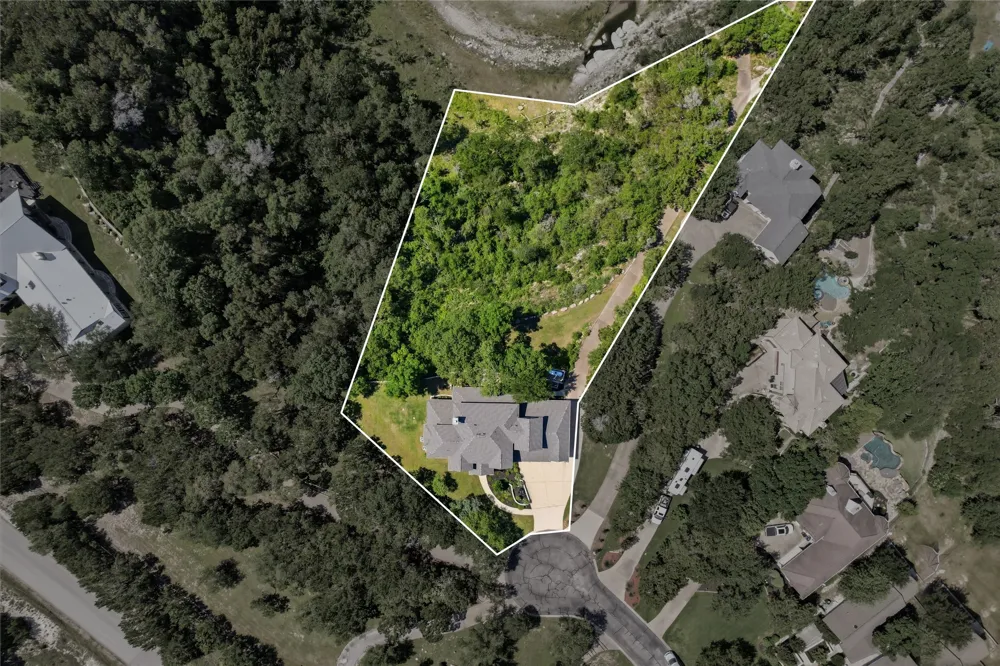 18007 Crystal Cove Jonestown, TX 78645