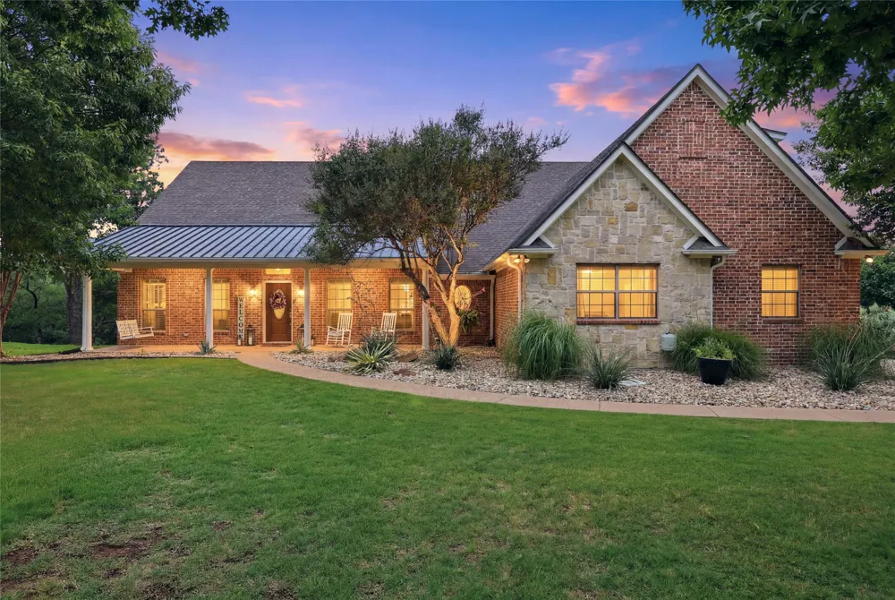 132 Birdie Drive Lipan, TX 76462