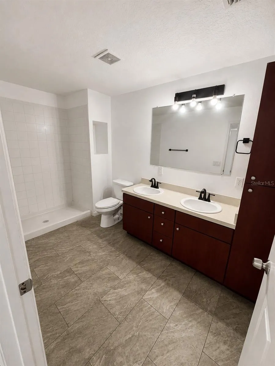 3019-3019 WALNUT COURT Leesburg, FL 34748