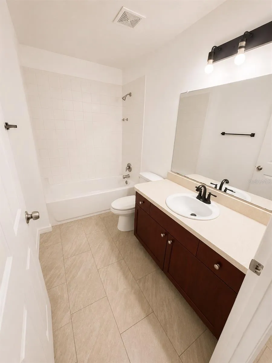 3019-3019 WALNUT COURT Leesburg, FL 34748