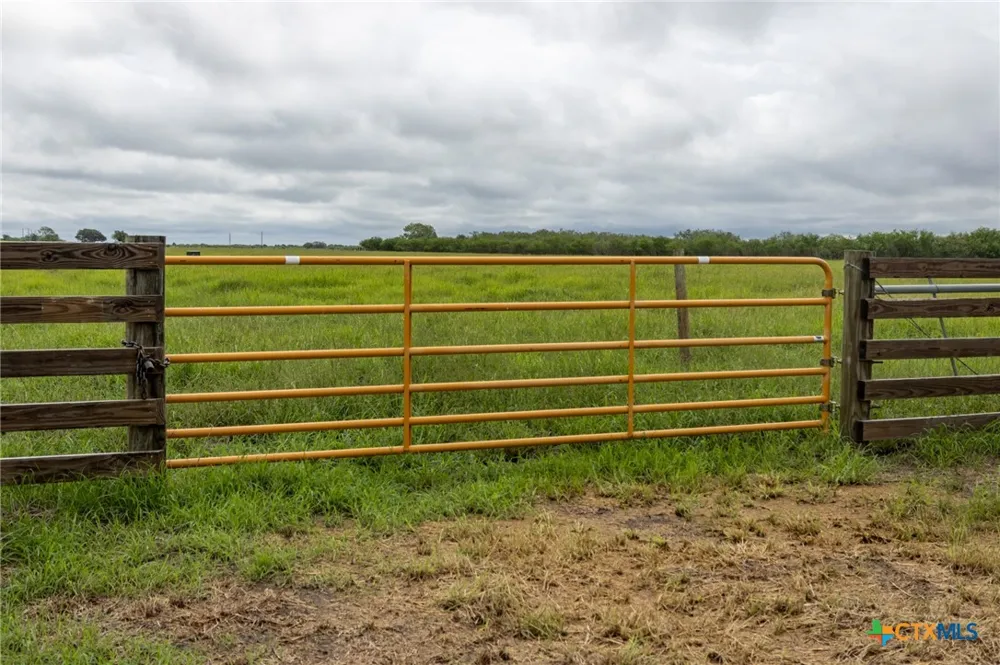 901 Walker Road Goliad, TX 77963