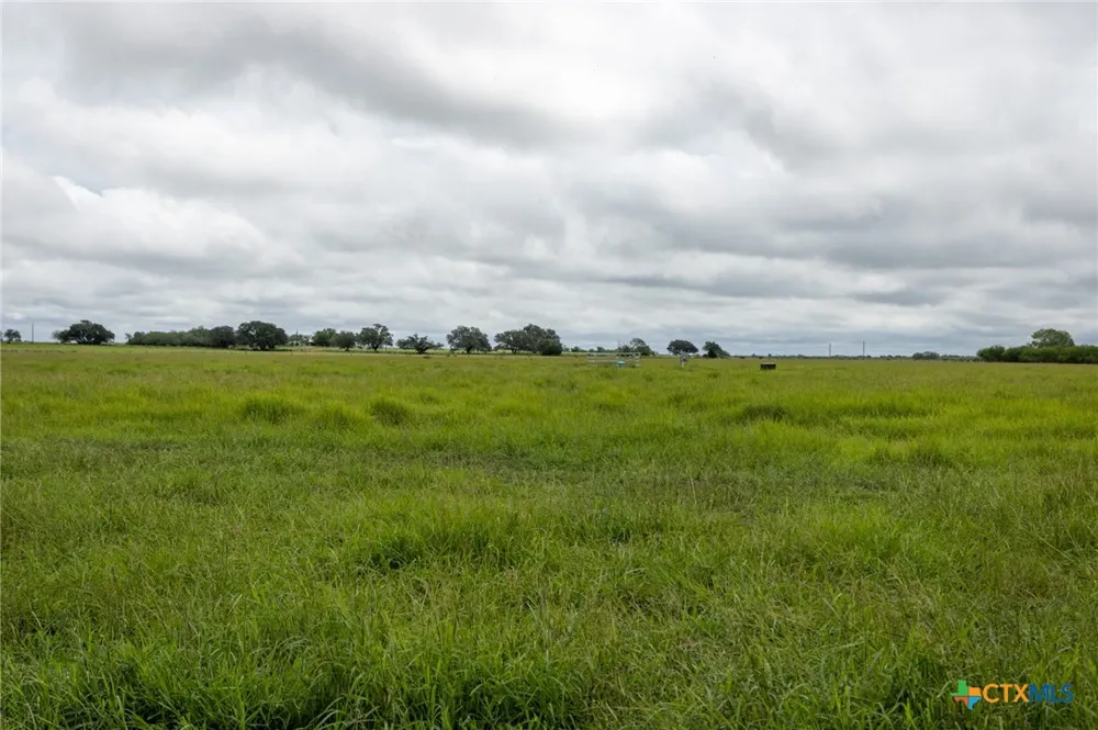 901 Walker Road Goliad, TX 77963