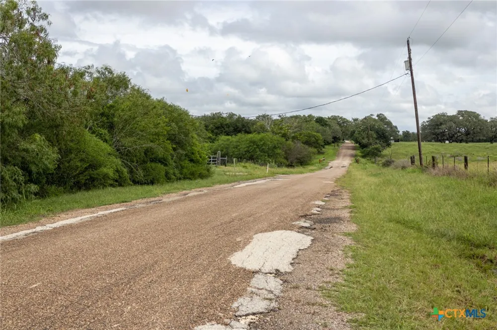901 Walker Road Goliad, TX 77963