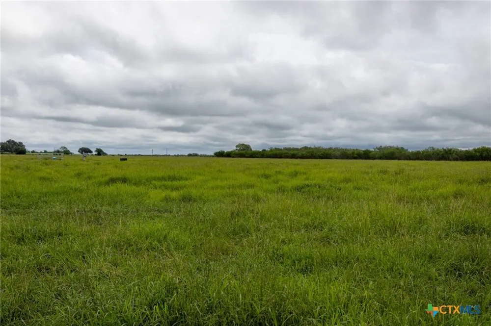 901 Walker Road Goliad, TX 77963