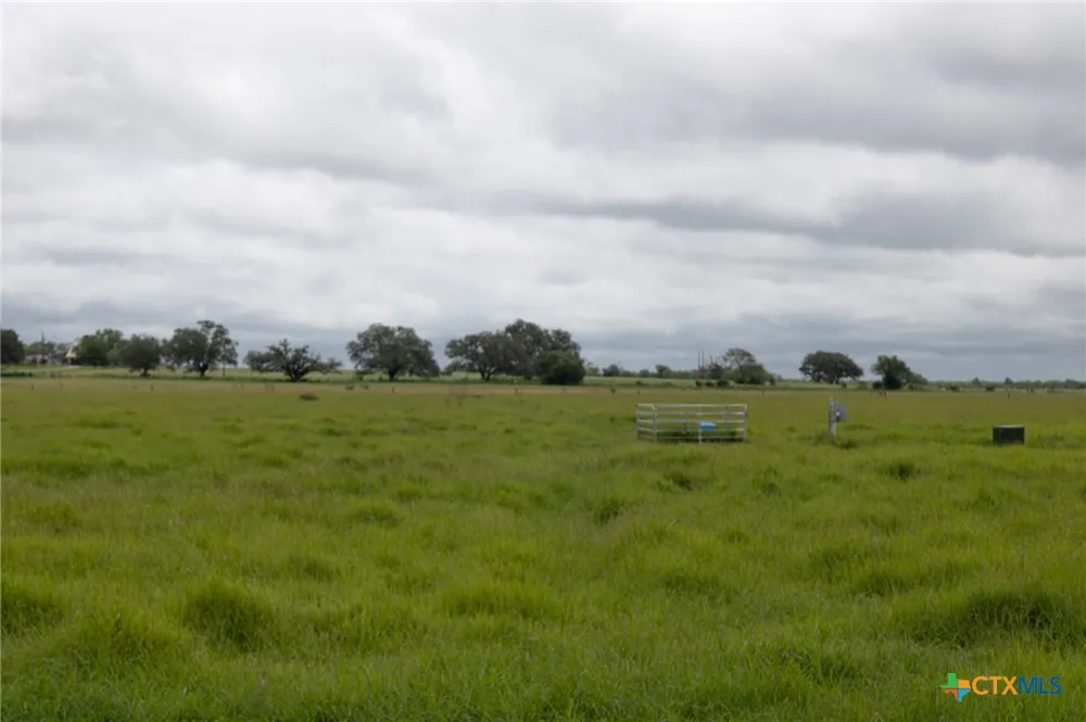 901 Walker Road Goliad, TX 77963