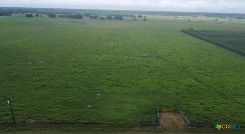 901 Walker Road Goliad, TX 77963