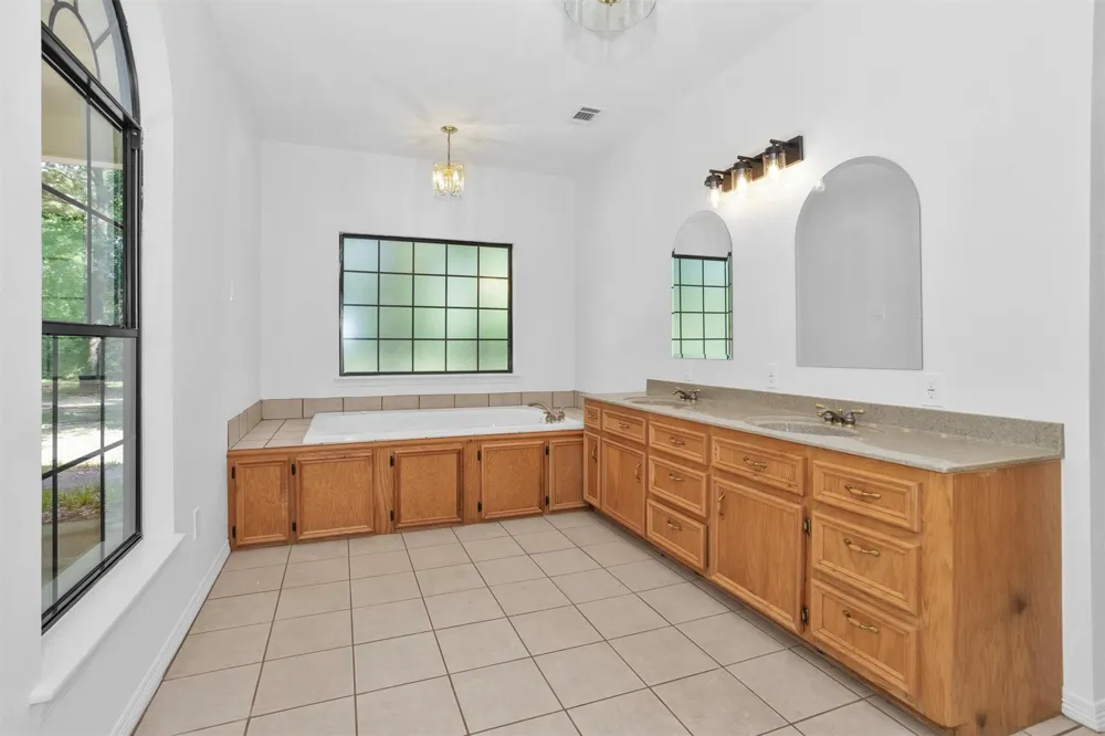 14657 Cedar Lane Loop Willis, TX 77378