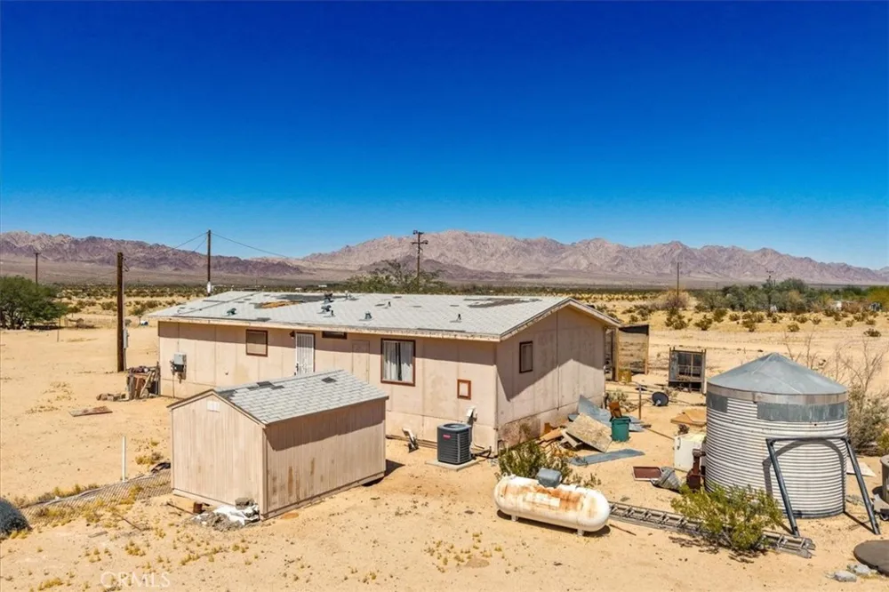 5132 Kelly Road 29 Palms, CA 92277