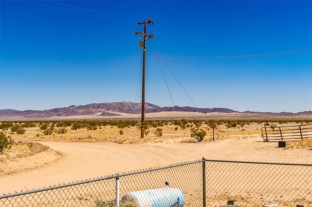5132 Kelly Road 29 Palms, CA 92277