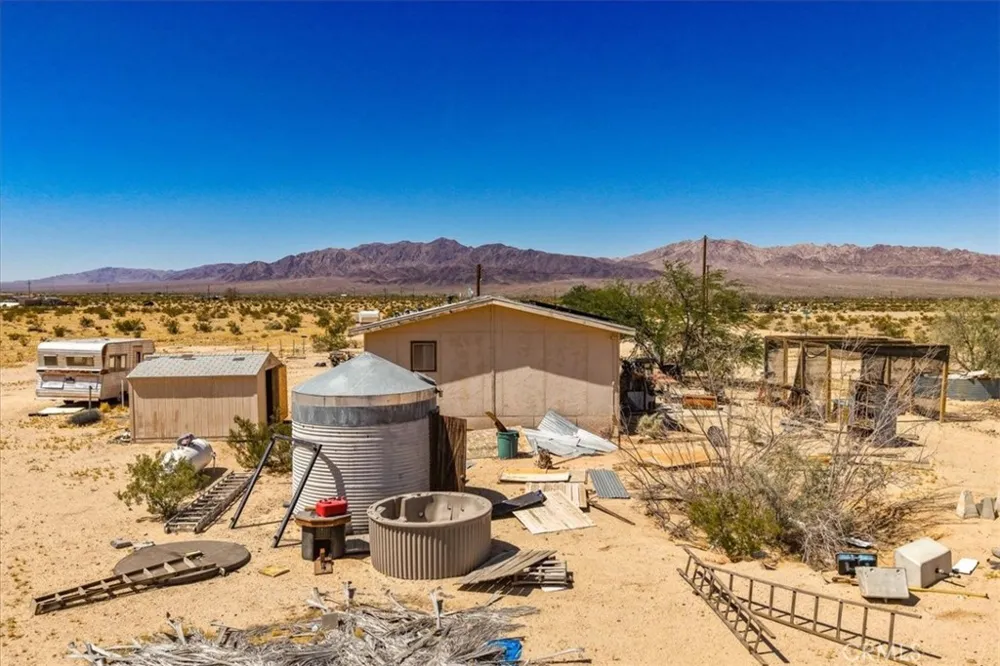 5132 Kelly Road 29 Palms, CA 92277