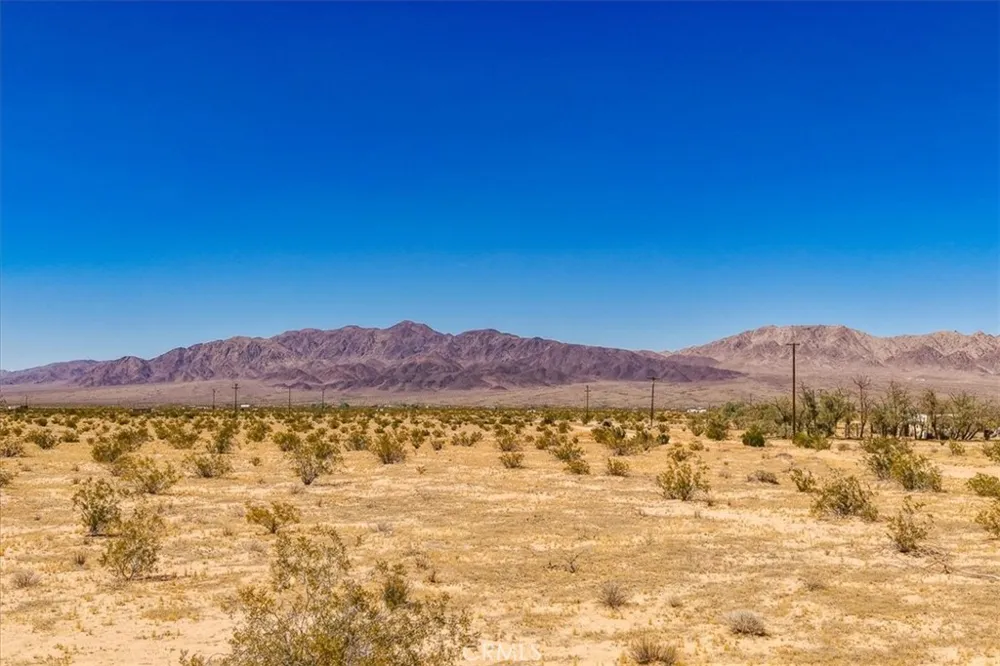 5132 Kelly Road 29 Palms, CA 92277